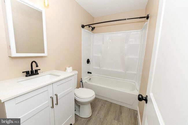 Building Photo - 90 Tufts Rd