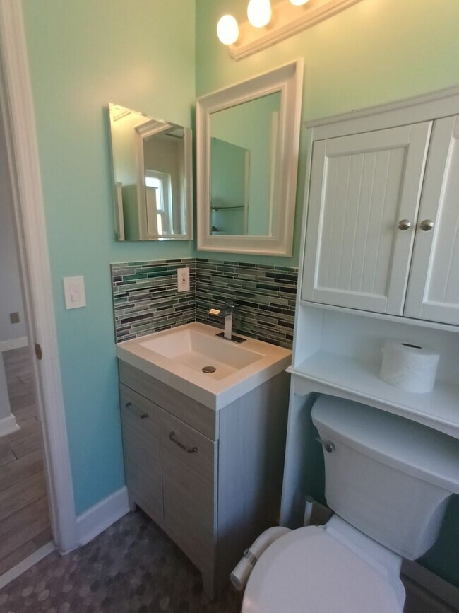 Building Photo - 2 Bed / 2 Bath Single Family for Rent in Oviedo, FL