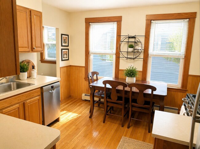 Building Photo - 144 Nonantum St