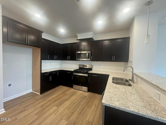 Building Photo - 431 Parker Sta Ave