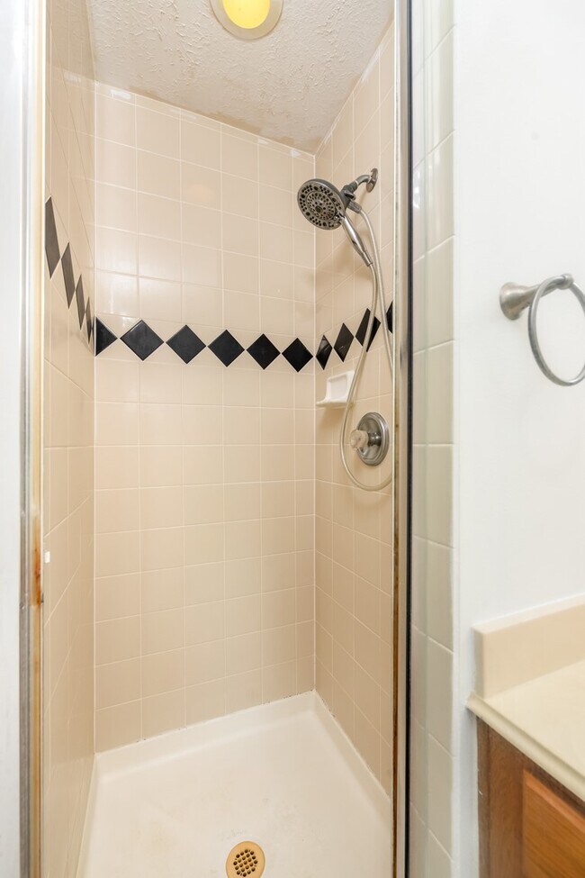 Building Photo - 4908 Summer Rain Dr