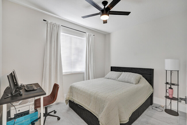 Building Photo - 3600 NW 5th Terrace