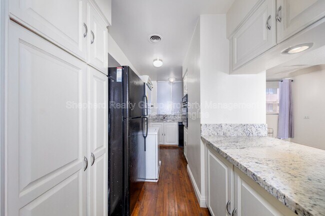 Building Photo - 6979 Palm Ct