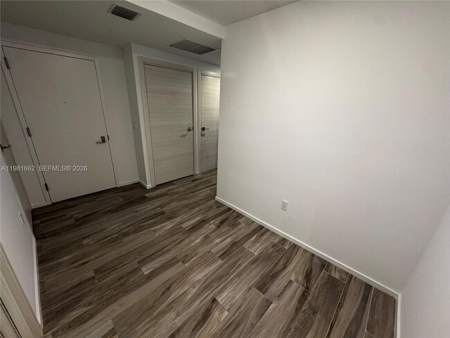 Building Photo - 801 S Miami Ave