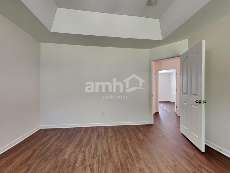 Building Photo - 103 Poplar Woods Dr