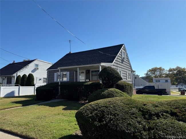 Building Photo - 273 Mott Ave