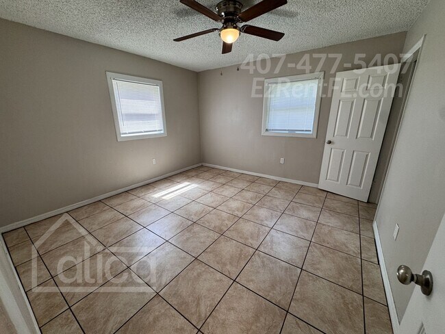 Building Photo - Spacious & Stylish 6BR Home with Modern Up...