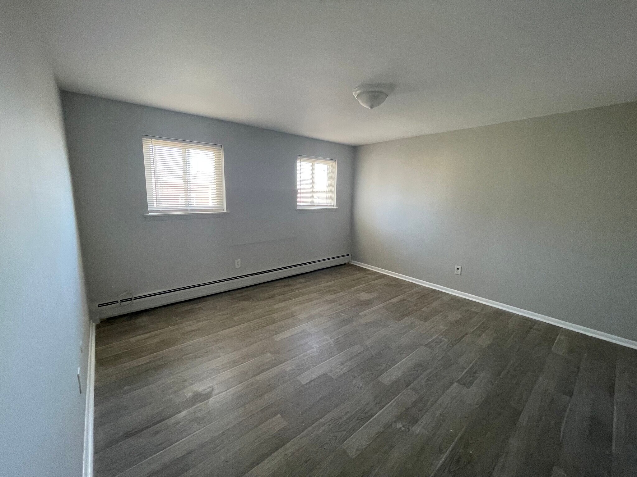 Building Photo - 4818 Unruh Ave