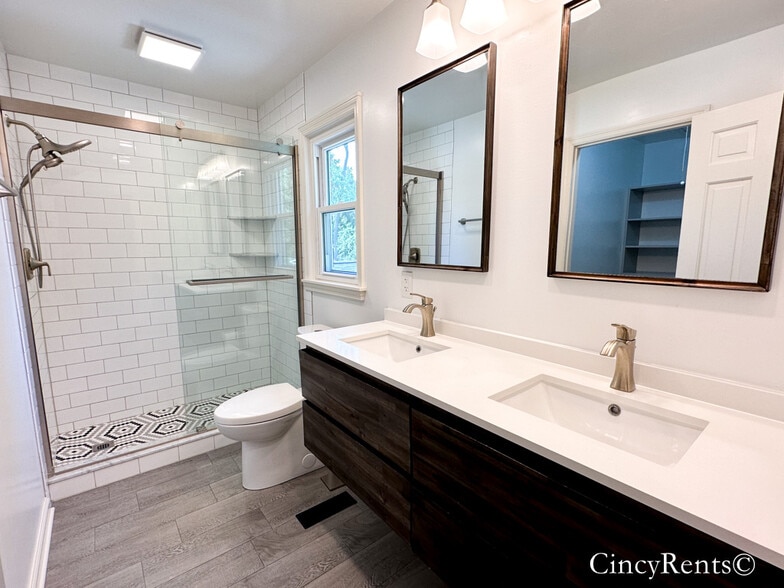 Building Photo - 6463 Oldbarn Ct