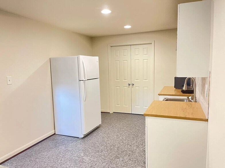 Building Photo - 12076 Prickly Ash Way