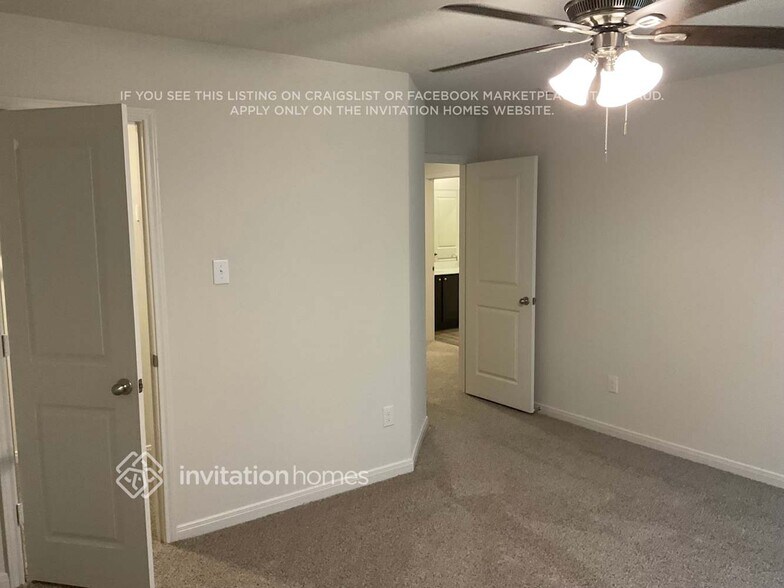 Building Photo - 10025 Pilot Pl