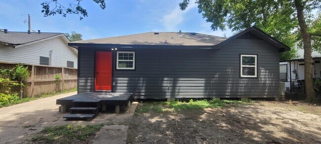 Building Photo - 54 De Boll St