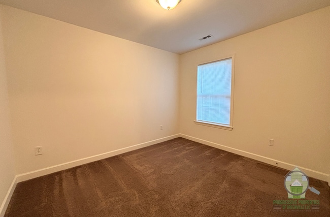 Building Photo - 305 S Calhoun St