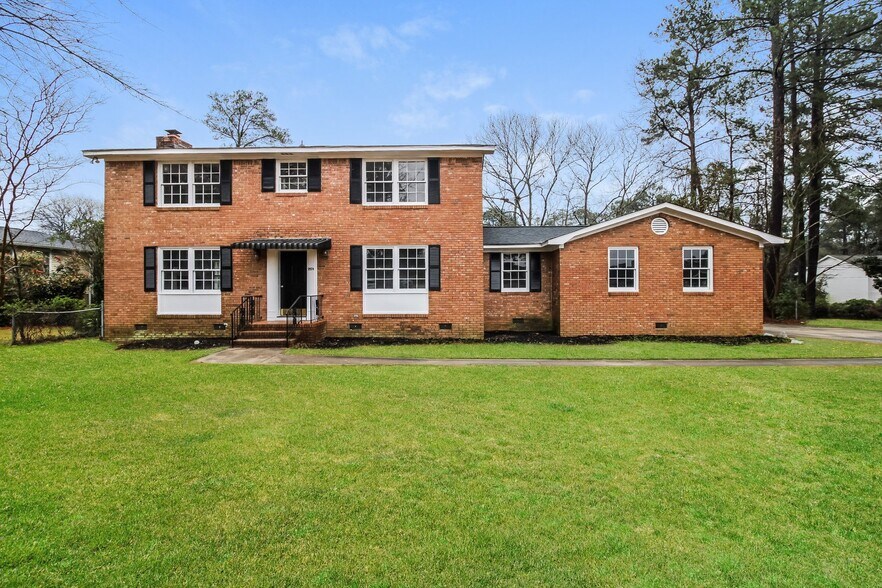 Building Photo - 9574 Windsor Lake Blvd