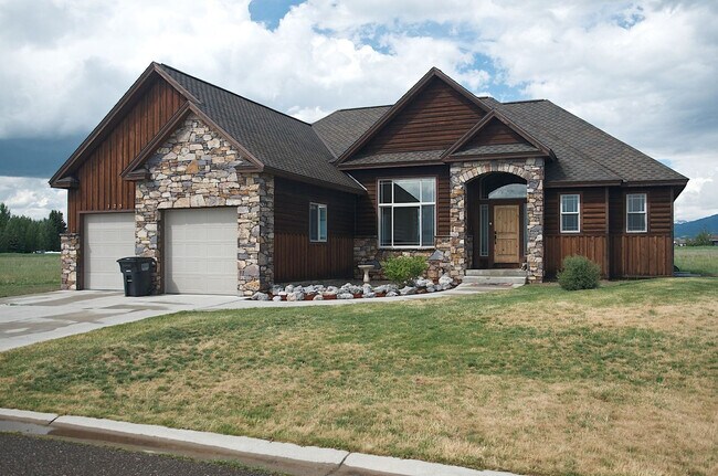 Building Photo - 125 Sagewood Dr
