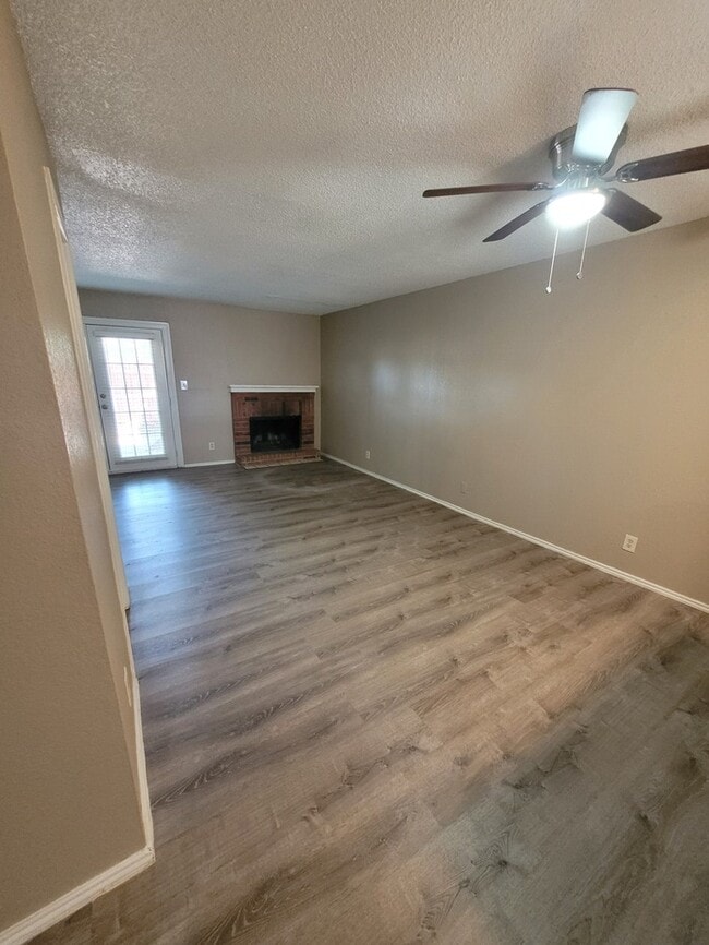 Building Photo - 2 story, 2 bed 2.5 bath townhome at Sagewo...