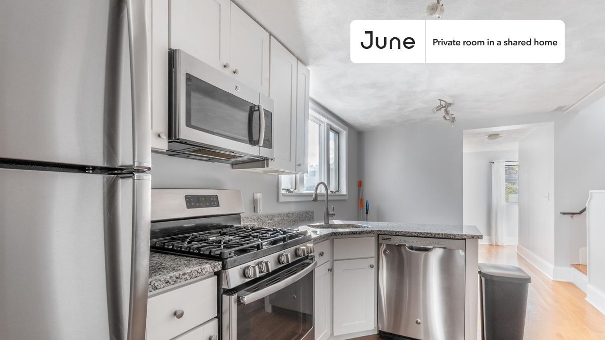 Building Photo - Room in Shared 4 bed/1.5 bath home in Somerville