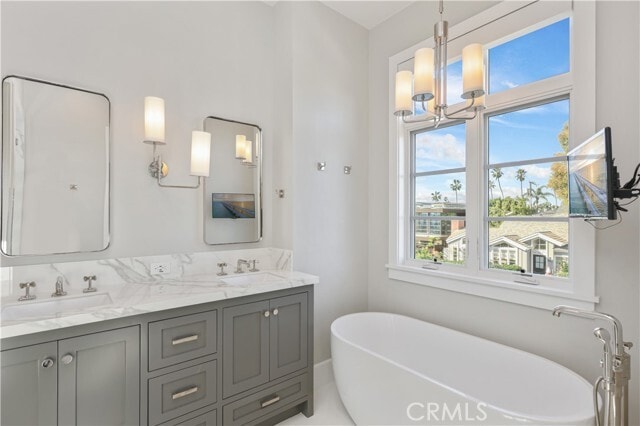 Building Photo - 708 Heliotrope Ave