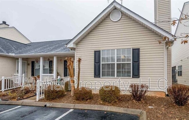 Building Photo - 107 Hammett Grove Ln