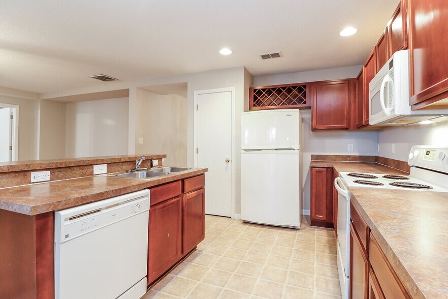 Building Photo - 1176 Stoneham Dr