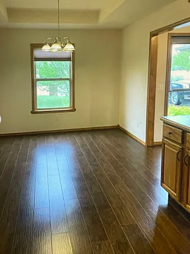Building Photo - 740 Jefferson Ct