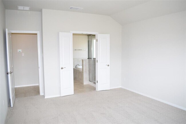 Building Photo - 208 Shugart St