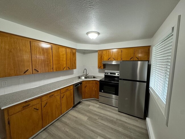 Interior Photo - 6021-6025 N Mayfair St
