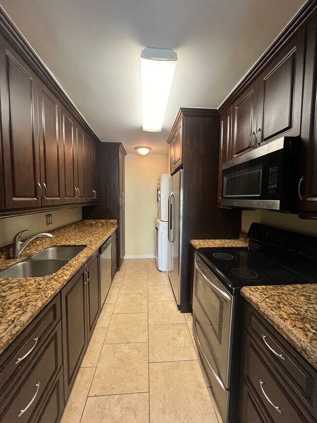 Primary Photo - Updated 2 Bed/2 Bath Condo with Screened P...