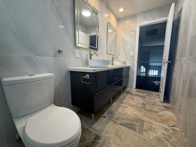 Building Photo - EPIC REA - Fully Renovated 5BR/3BA Home in...