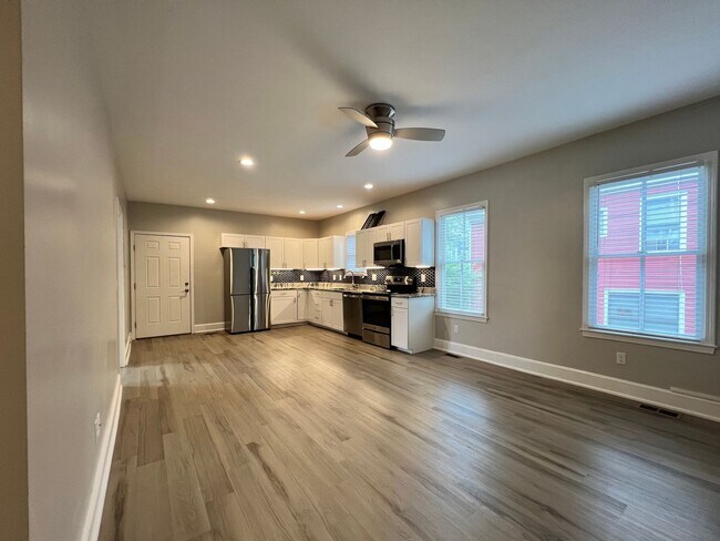 Building Photo - 917 Campbell Ave SW
