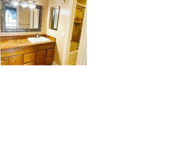 Building Photo - 310 N Civic Dr