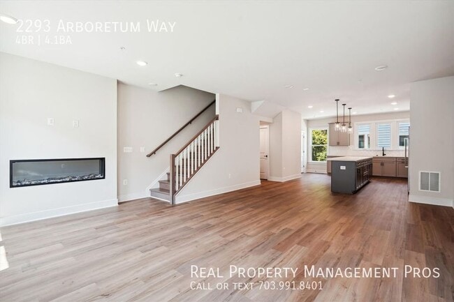 Building Photo - 2293 Arboretum Wy