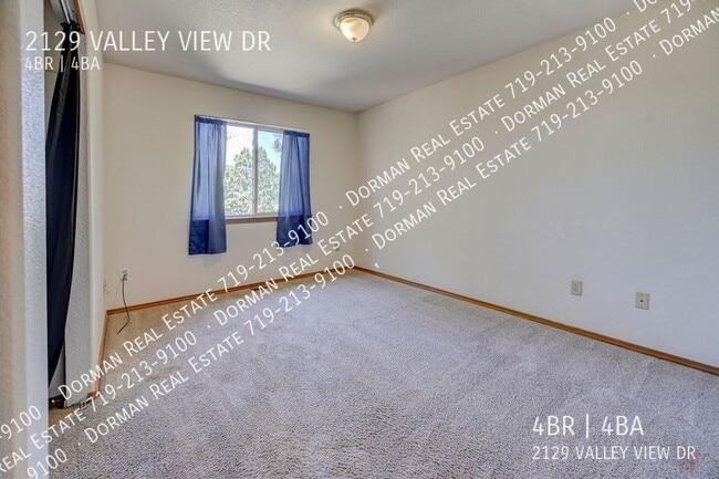 Building Photo - 2129 Valley View Dr