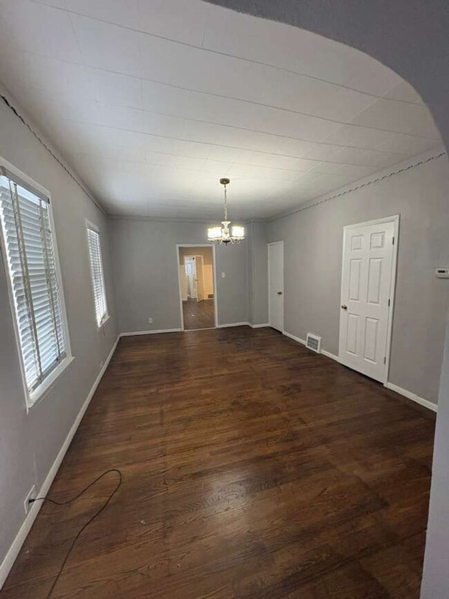 Building Photo - 3666 E 57th St