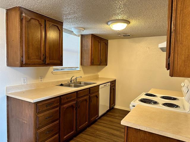 Building Photo - 2713 Hurstview Dr