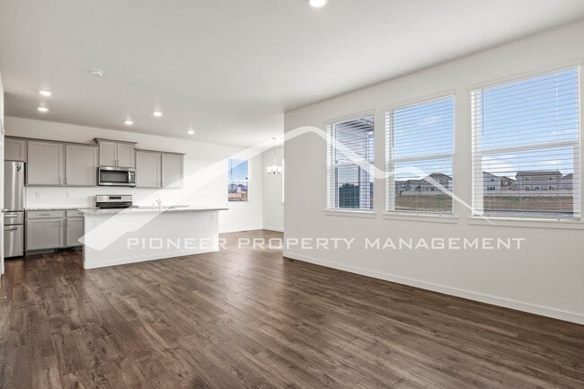 Building Photo - Modern 4-Bed, 2.5-Bath Home with 2 car garage, AC and Private Enclosed Yard