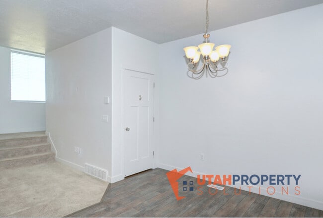 Building Photo - 1108 Emerald Pools Ln