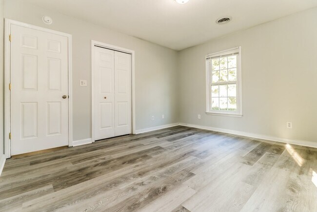 Building Photo - Beautiful 4 Bedroom in Myrtle Beach!