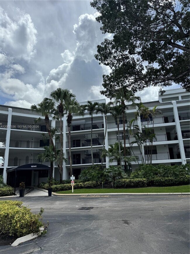 Building Photo - 16141 Blatt Blvd