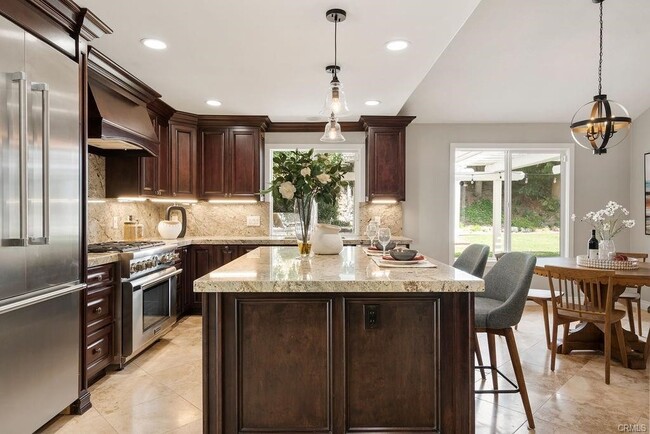 Building Photo - 6908 Country Club Dr