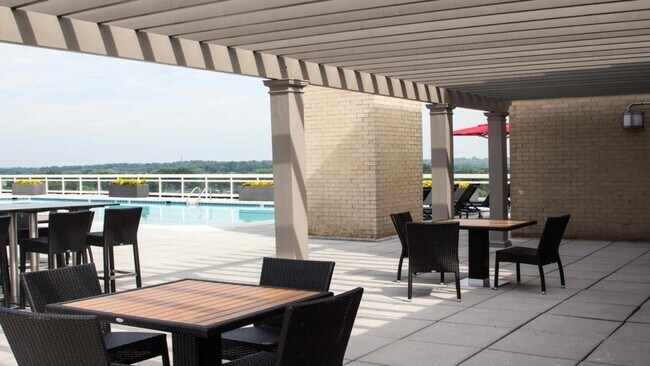 Building Photo - 4615 N Park Ave