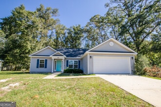 Building Photo - 218 Stillwater Dr