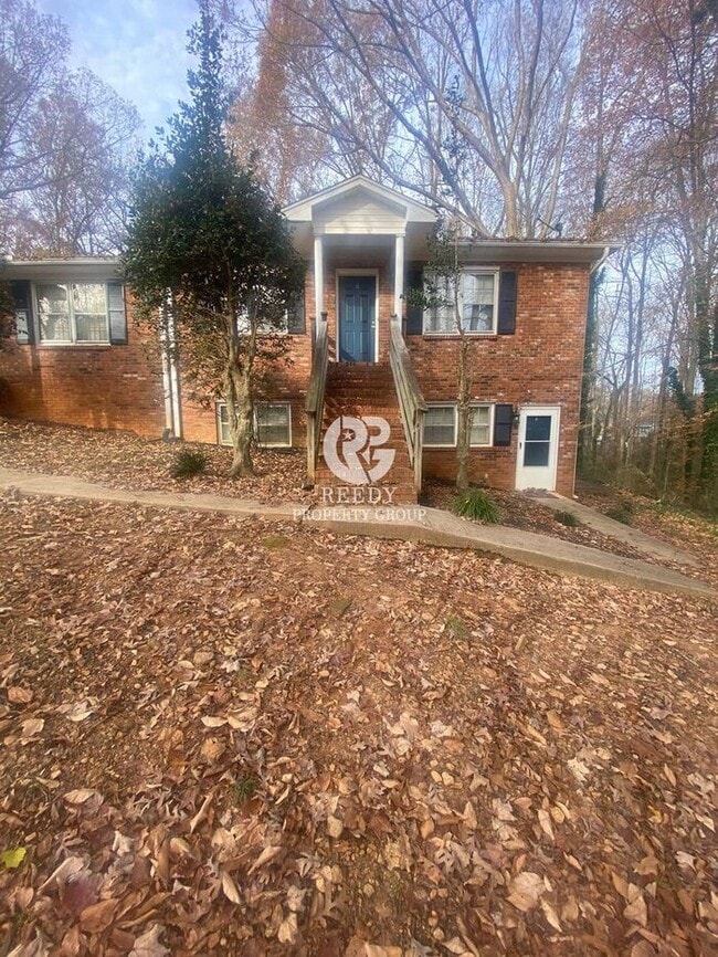 Spacious 2 bed, 1 bath Duplex in Spartanburg! 138 Hidden Hill Rd
