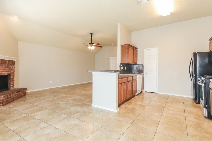Building Photo - 133 Pinion Ln