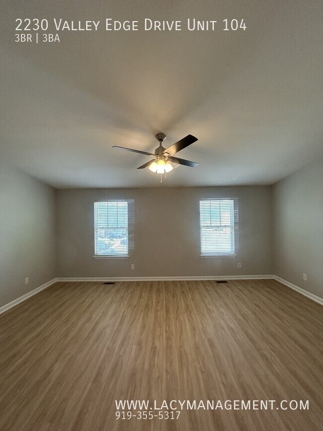 Building Photo - 2230 Valley Edge Dr