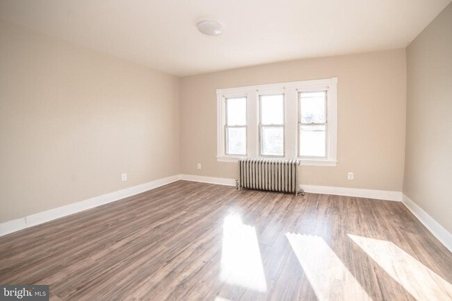 Building Photo - 307 Lincoln Ave