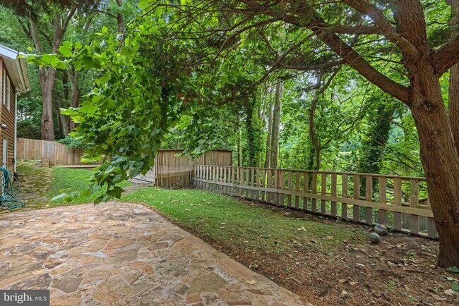 Building Photo - 7713 Arrowood Ct