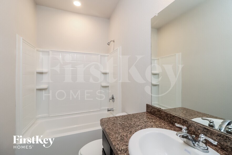 Building Photo - 712 Rutherford Dr