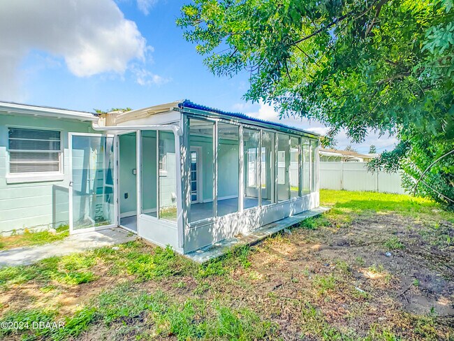 Building Photo - 152 Ponce De Leon Dr
