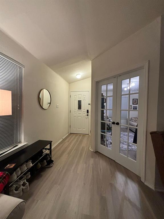 Building Photo - 404 Golden Gate Dr